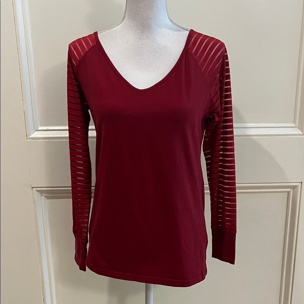 Chic Maroon Long Sleeve V-Neck Top